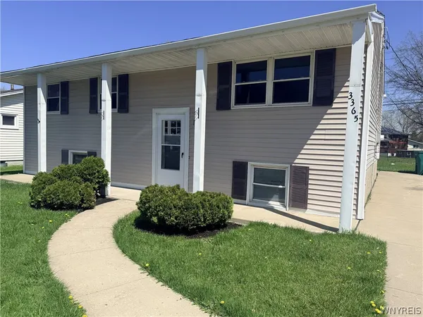 $2,450 | 3365 McKinley Parkway, Hamburg, NY 14219
