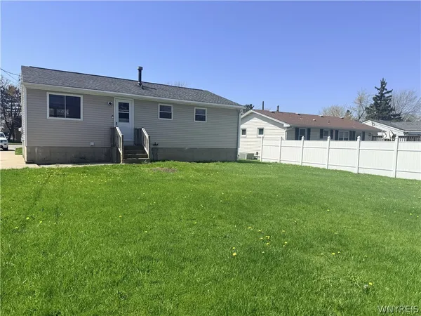 $2,450 | 3365 McKinley Parkway, Hamburg, NY 14219