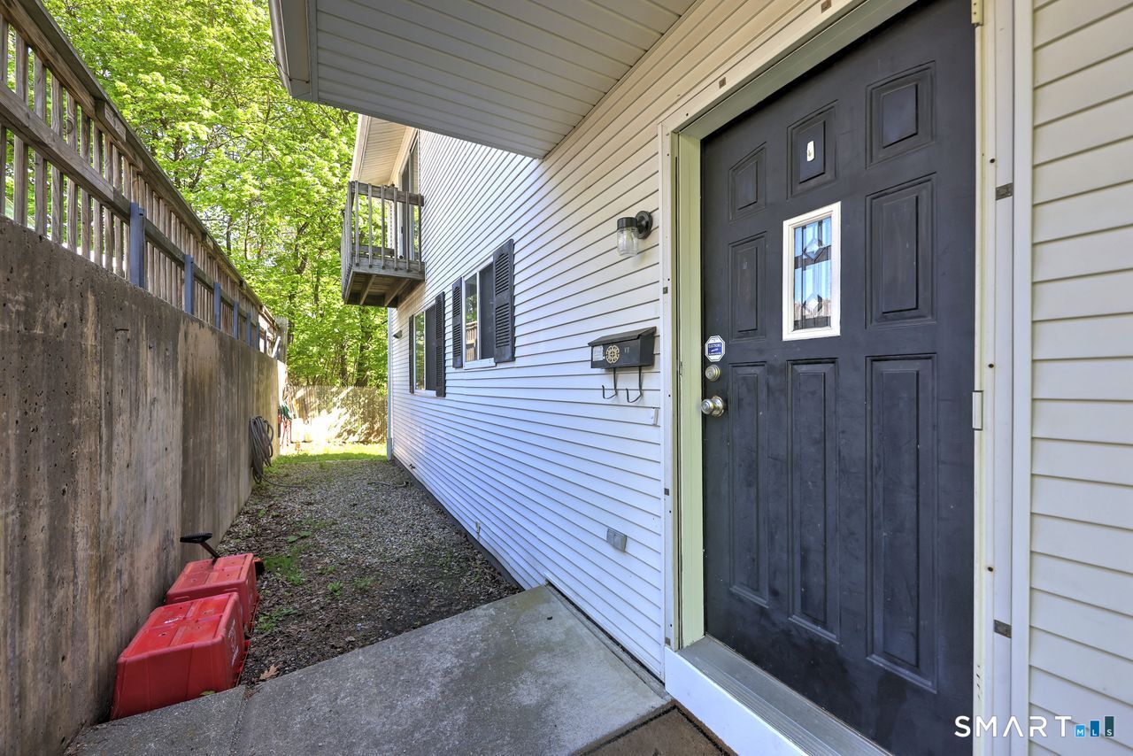 4 Oak Street Derby, CT 06418 - Photo 4 of 39