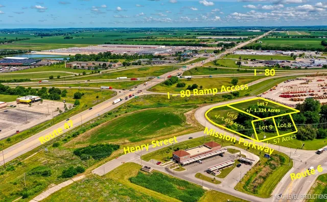 a view of a tennis court