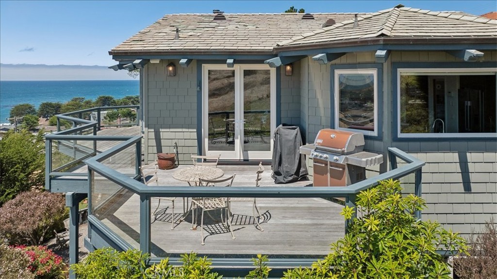 380 Huntington Road Cambria, CA 93428 - Photo 10 of 75 Deck off of dining.