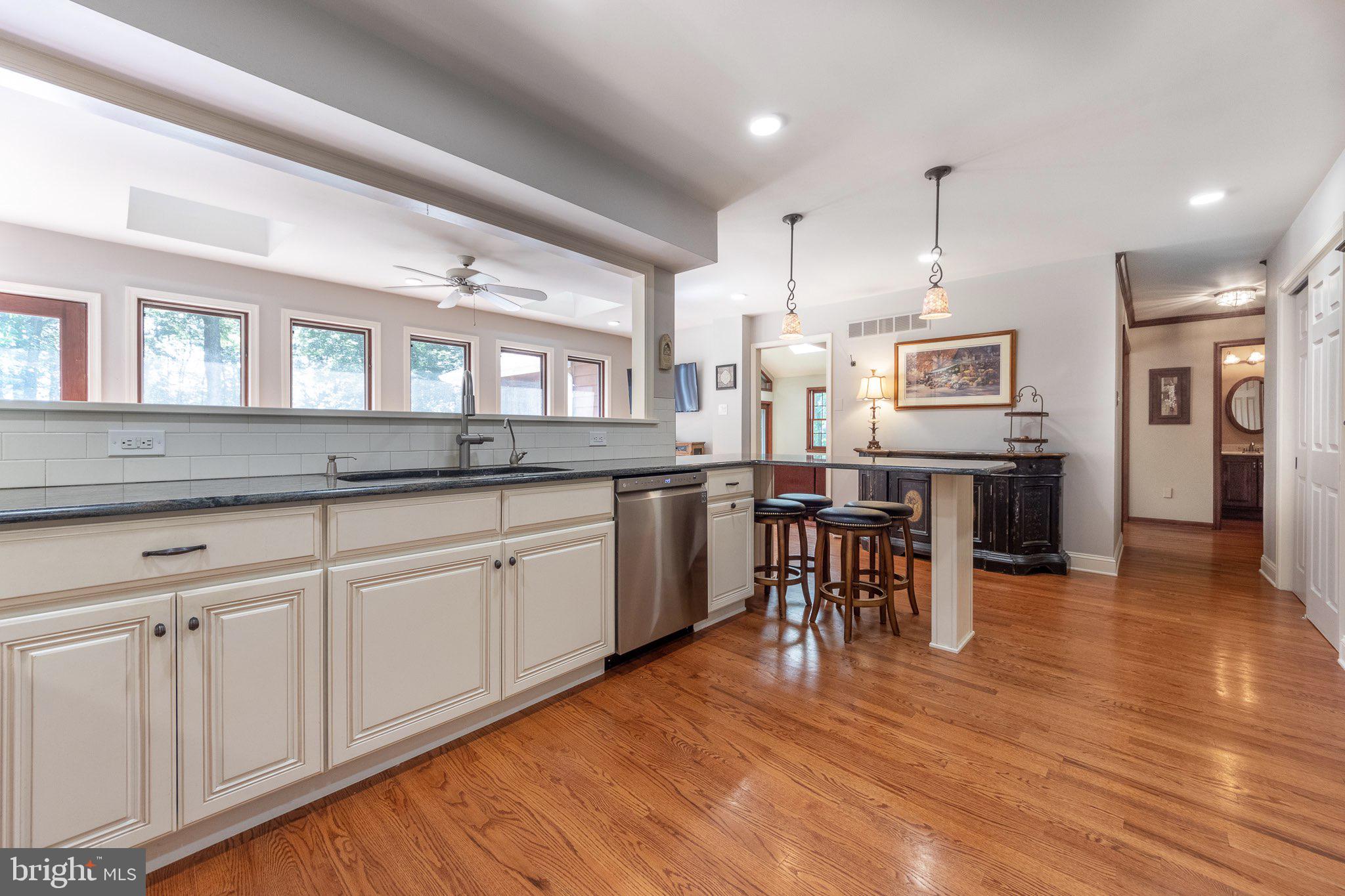 634 Elephant Road Perkasie, PA 18944 - Photo 9 of 44