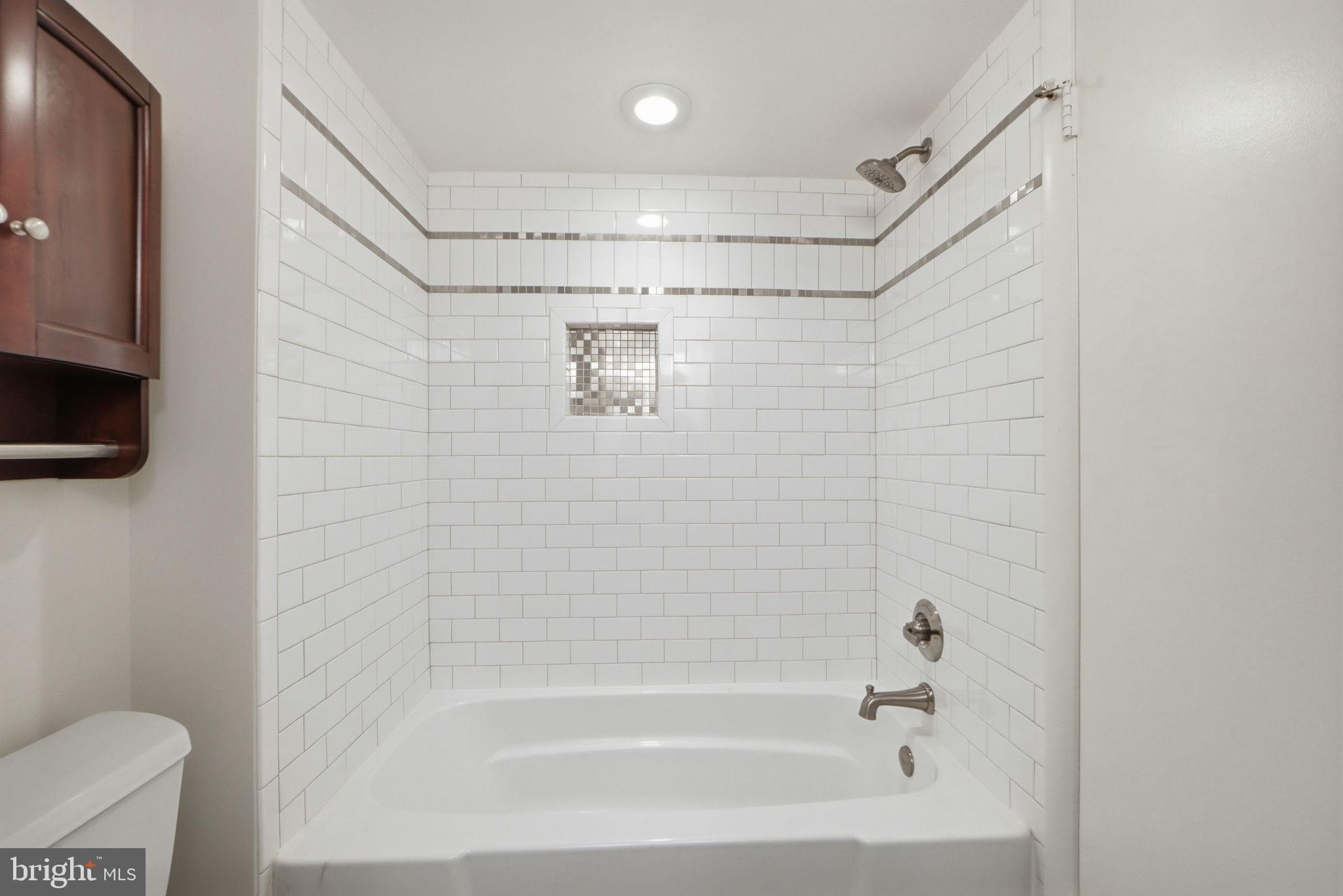11124 Boathouse Court, Unit 89 Reston, VA 20191 - Photo 26 of 35 Renovated full bathroom