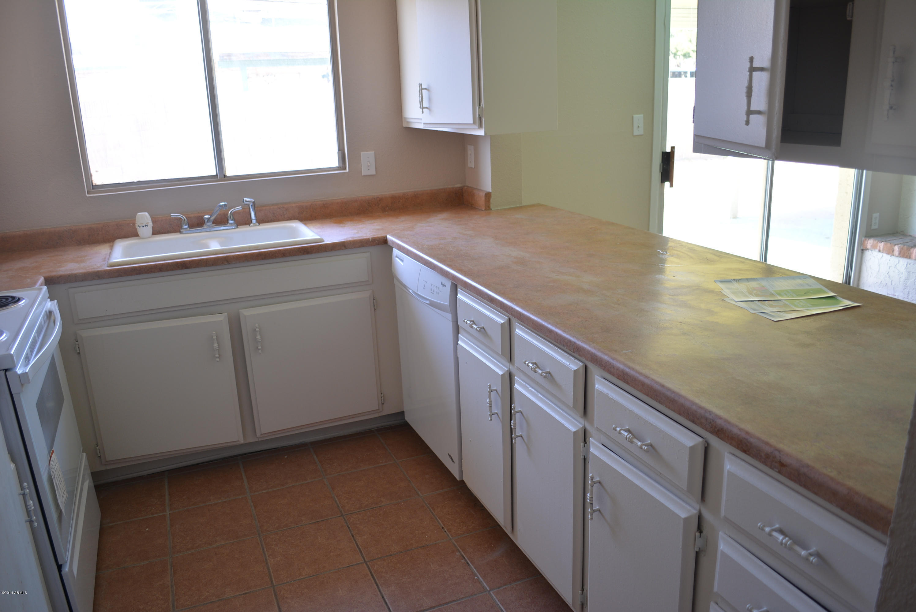 5504 West Calavar Road Glendale, AZ 85306 - Photo 12 of 25 DSC_0103