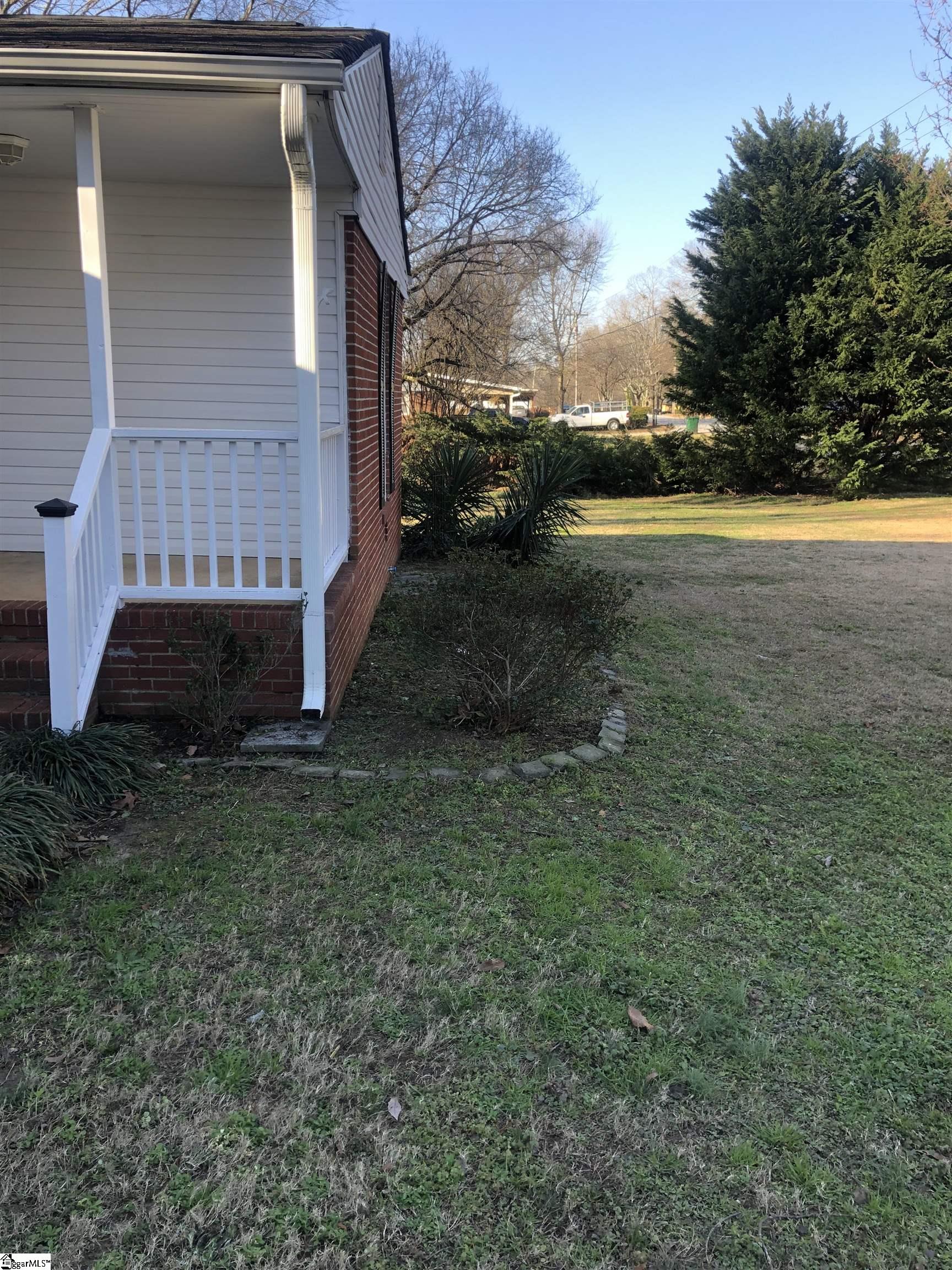 414 Lanewood Drive Greenville, SC 29607 - Photo 2 of 26