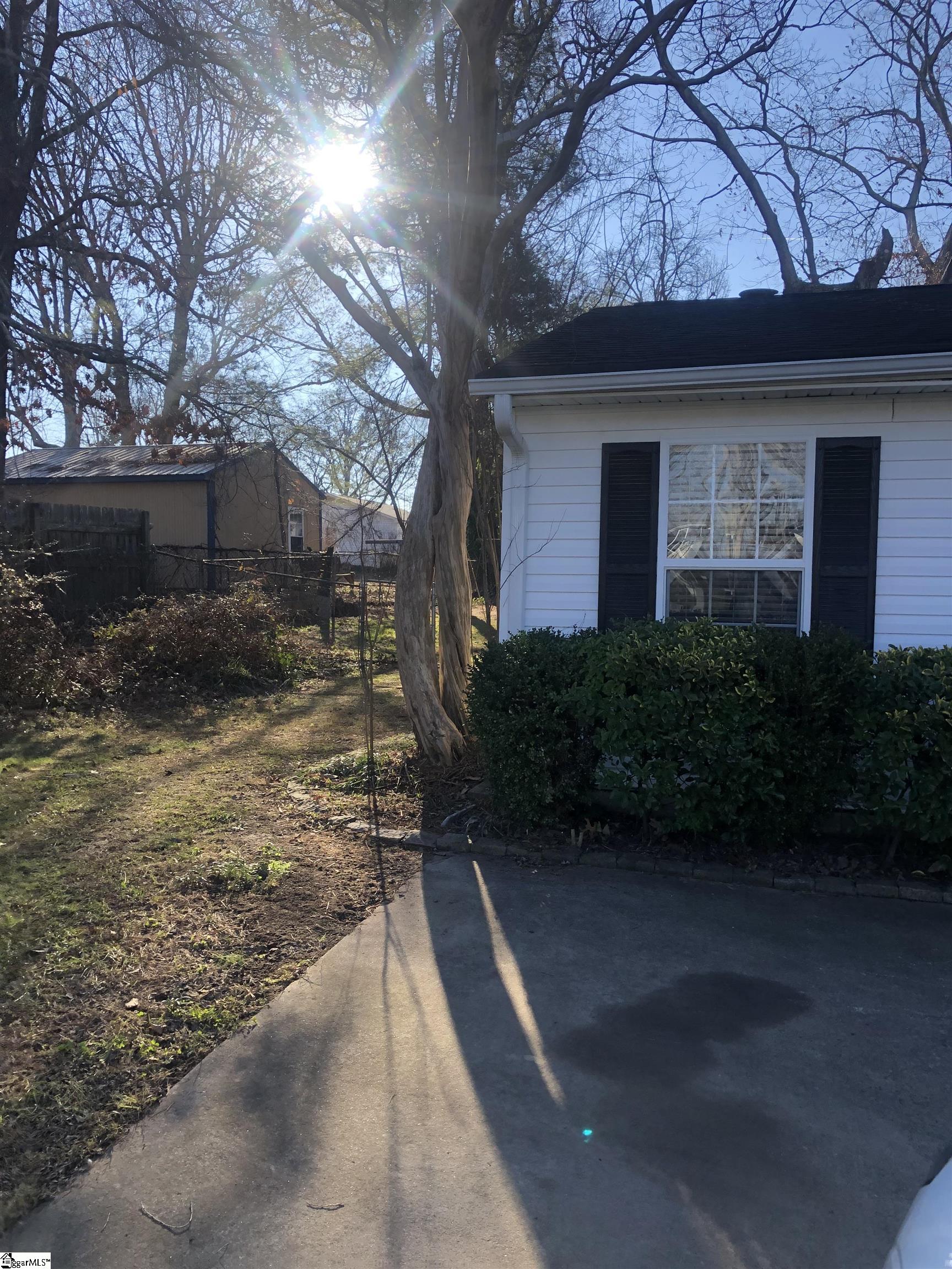 414 Lanewood Drive Greenville, SC 29607 - Photo 3 of 26