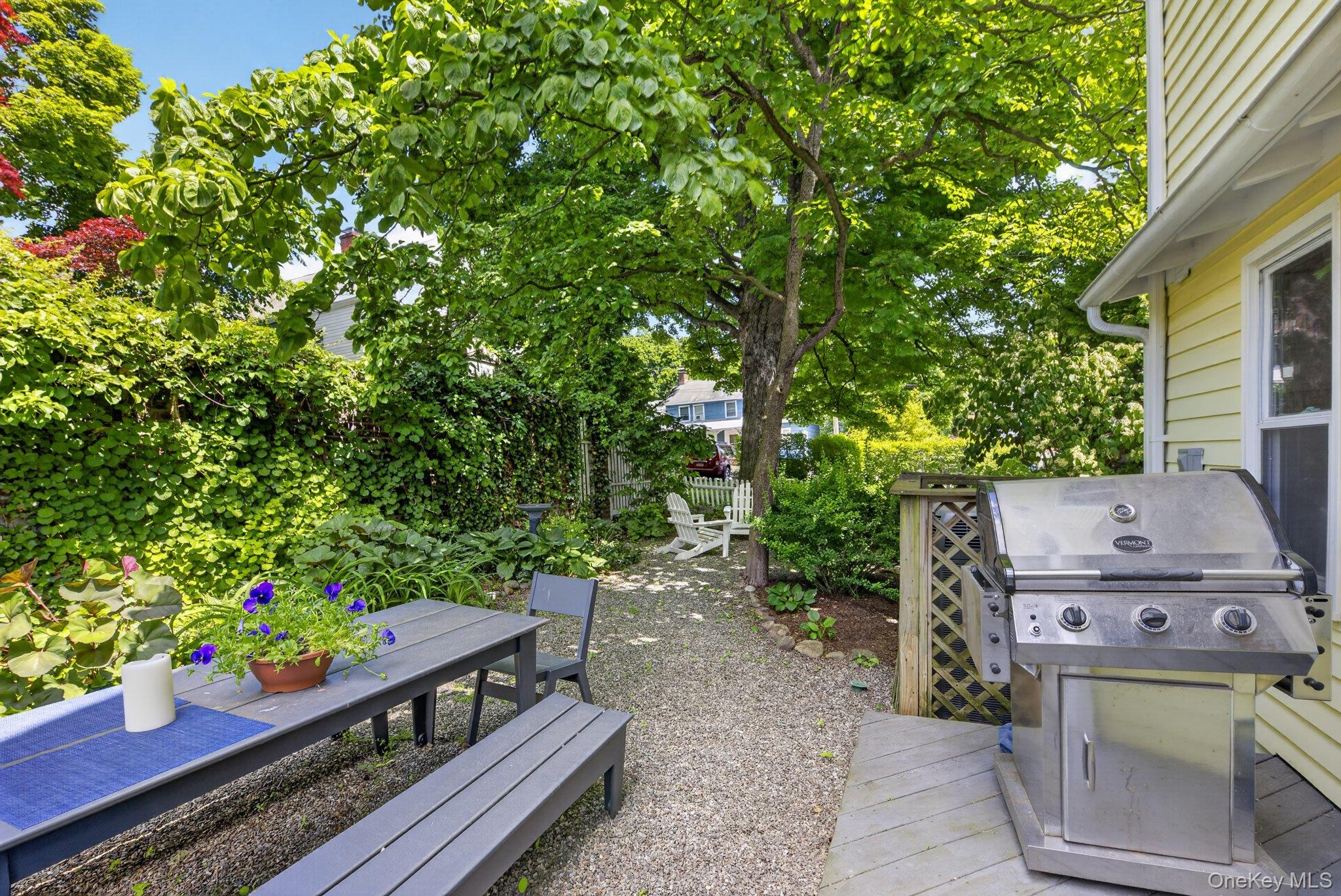 16 Chestnut Street Cold Spring, NY 10516 - Photo 25 of 50 Al fresco dining in the warmer months