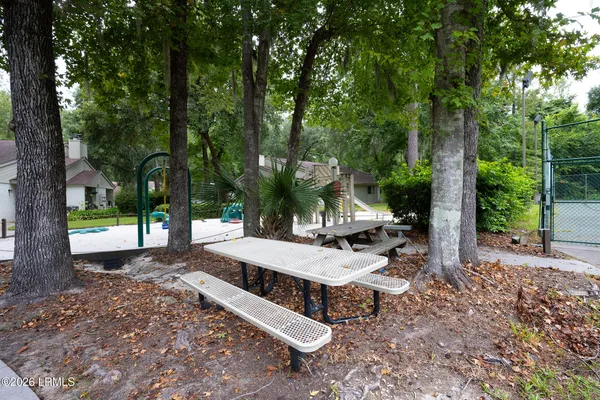 $230,000 | 96 Mathews Drive, Unit 151, Hilton Head Island, SC 29926