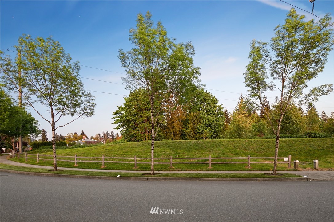 2522 Stafford Way Bothell, WA 98012 - Photo 22 of 23 a view of a green field