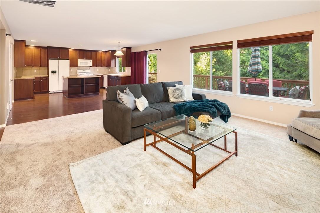 2522 Stafford Way Bothell, WA 98012 - Photo 8 of 23 a living room with furniture and a large window