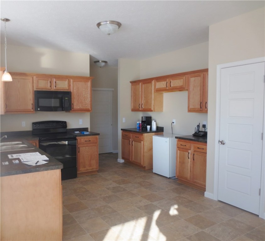 81 Beaver Road Chili, NY 14546 - Photo 5 of 20 9'x12' Eat-in Kitchen with attached 10'x10' Dinett