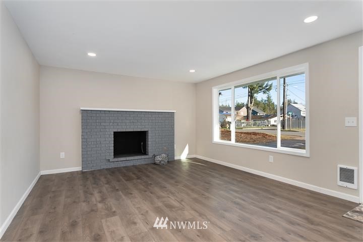 3504 Harris Road Southeast Port Orchard, WA 98366 - Photo 2 of 27 Gallery Image 2