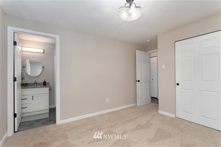 3504 Harris Road Southeast Port Orchard, WA 98366 - Photo 11 of 27 Gallery Image 11
