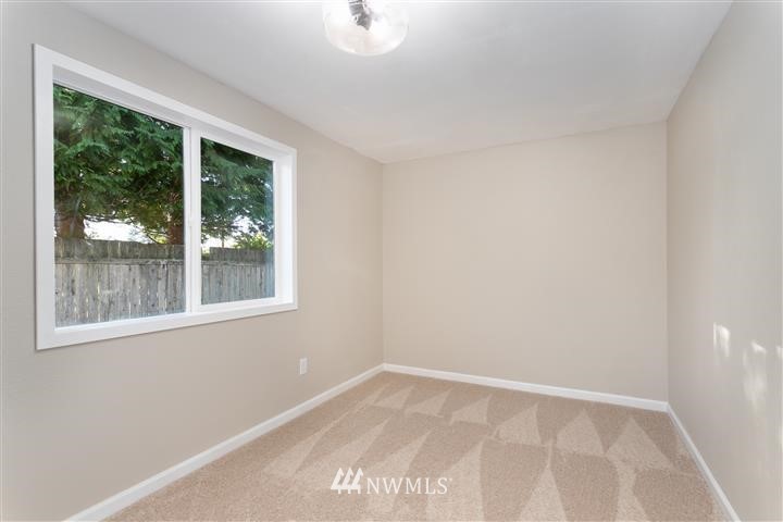 3504 Harris Road Southeast Port Orchard, WA 98366 - Photo 13 of 27 Gallery Image 13