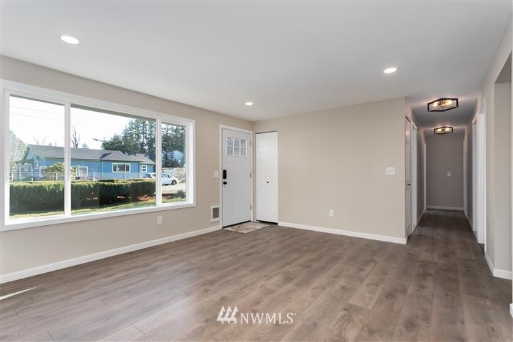 3504 Harris Road Southeast Port Orchard, WA 98366 - Photo 3 of 27 Gallery Image 3