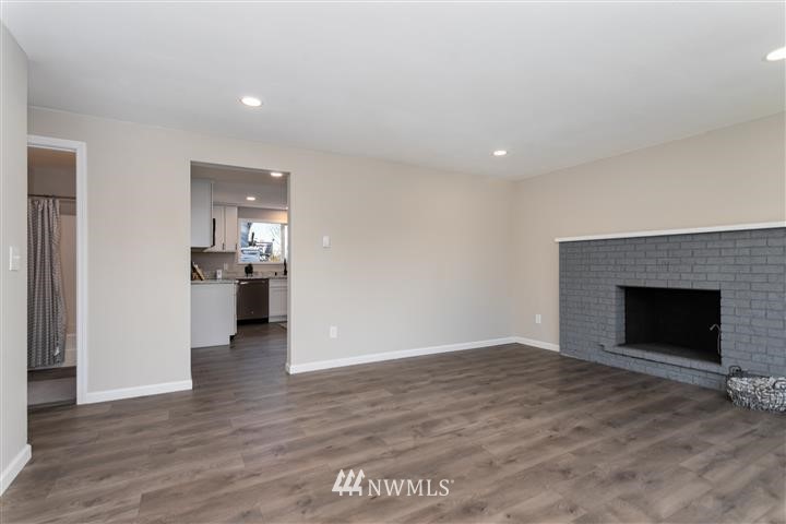 3504 Harris Road Southeast Port Orchard, WA 98366 - Photo 5 of 27 Gallery Image 5