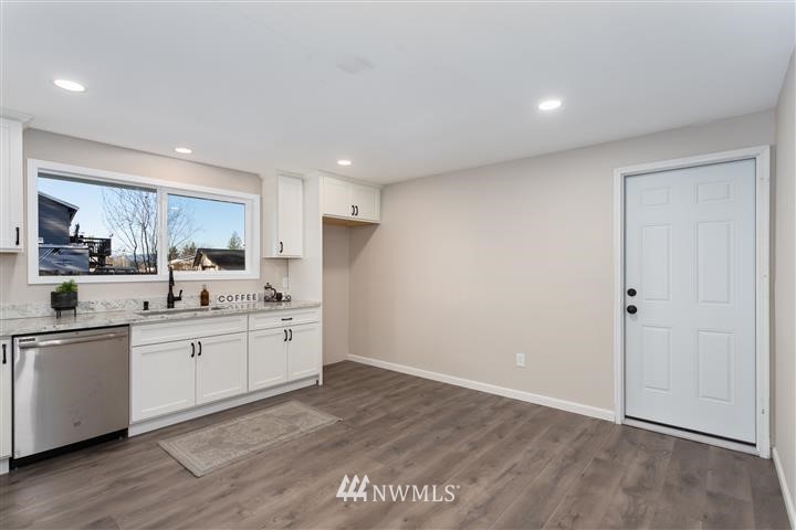 3504 Harris Road Southeast Port Orchard, WA 98366 - Photo 8 of 27 Gallery Image 8
