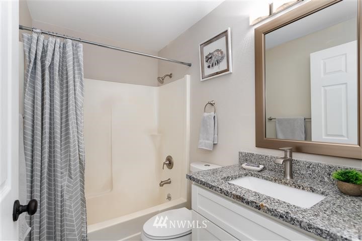 3504 Harris Road Southeast Port Orchard, WA 98366 - Photo 9 of 27 Gallery Image 9