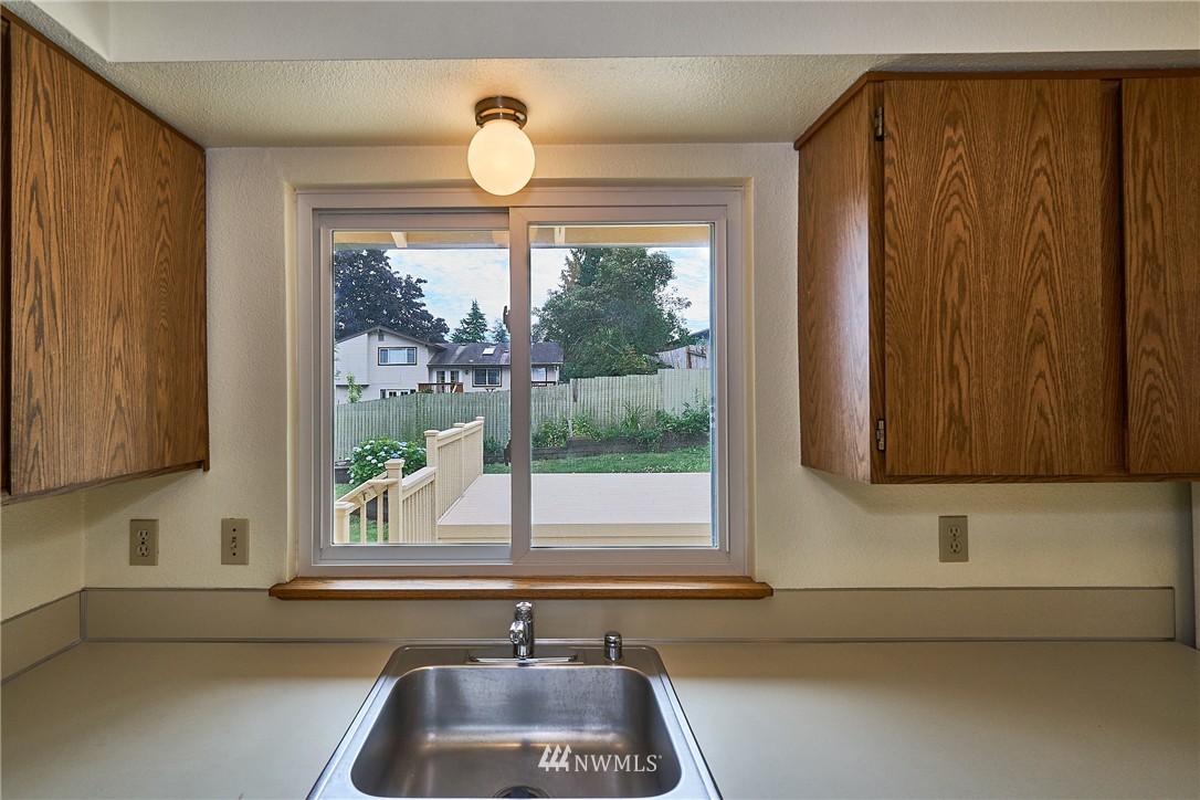 13043 Southeast 159th Place Renton, WA 98058 - Photo 12 of 20 Gallery Image 12