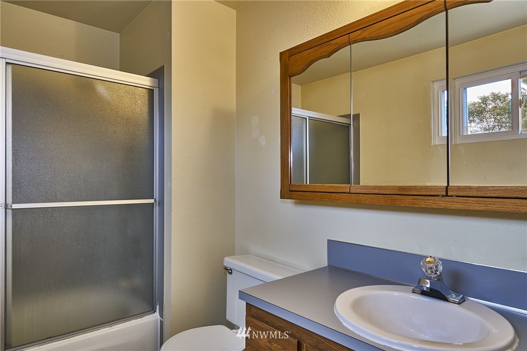 13043 Southeast 159th Place Renton, WA 98058 - Photo 15 of 20 Gallery Image 15