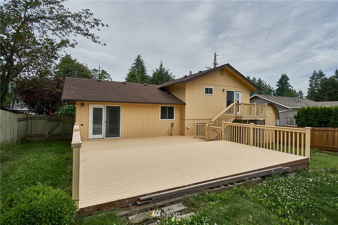 13043 Southeast 159th Place Renton, WA 98058 - Photo 4 of 20 Gallery Image 4