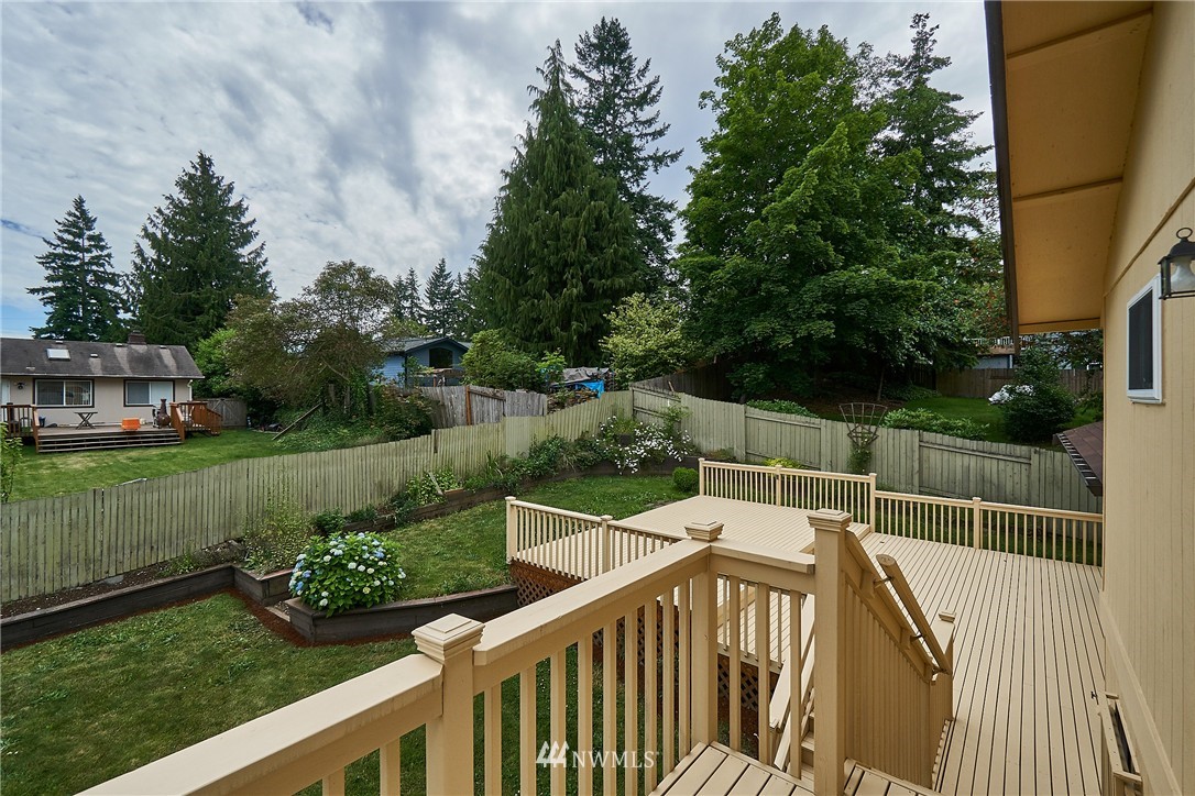 13043 Southeast 159th Place Renton, WA 98058 - Photo 5 of 20 Gallery Image 5