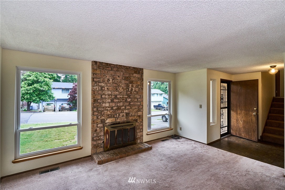 13043 Southeast 159th Place Renton, WA 98058 - Photo 8 of 20 Gallery Image 8