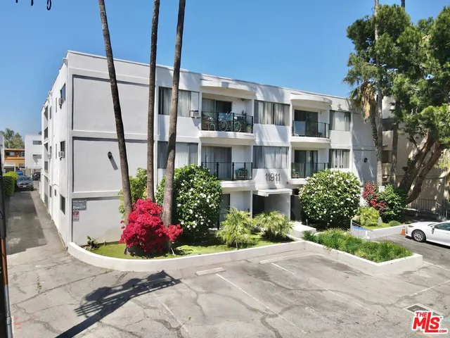 $7,975,000 | 11911 Weddington Street, Valley Village, CA 91607