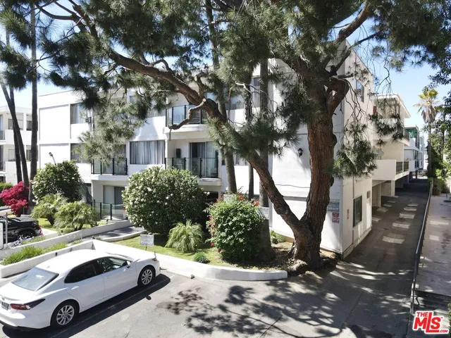 $7,975,000 | 11911 Weddington Street, Valley Village, CA 91607