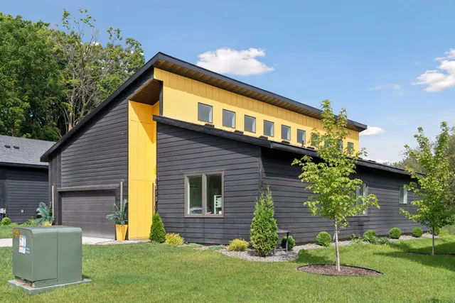 $679,900 | 1013 Gardner Street, Wayzata, MN 55391