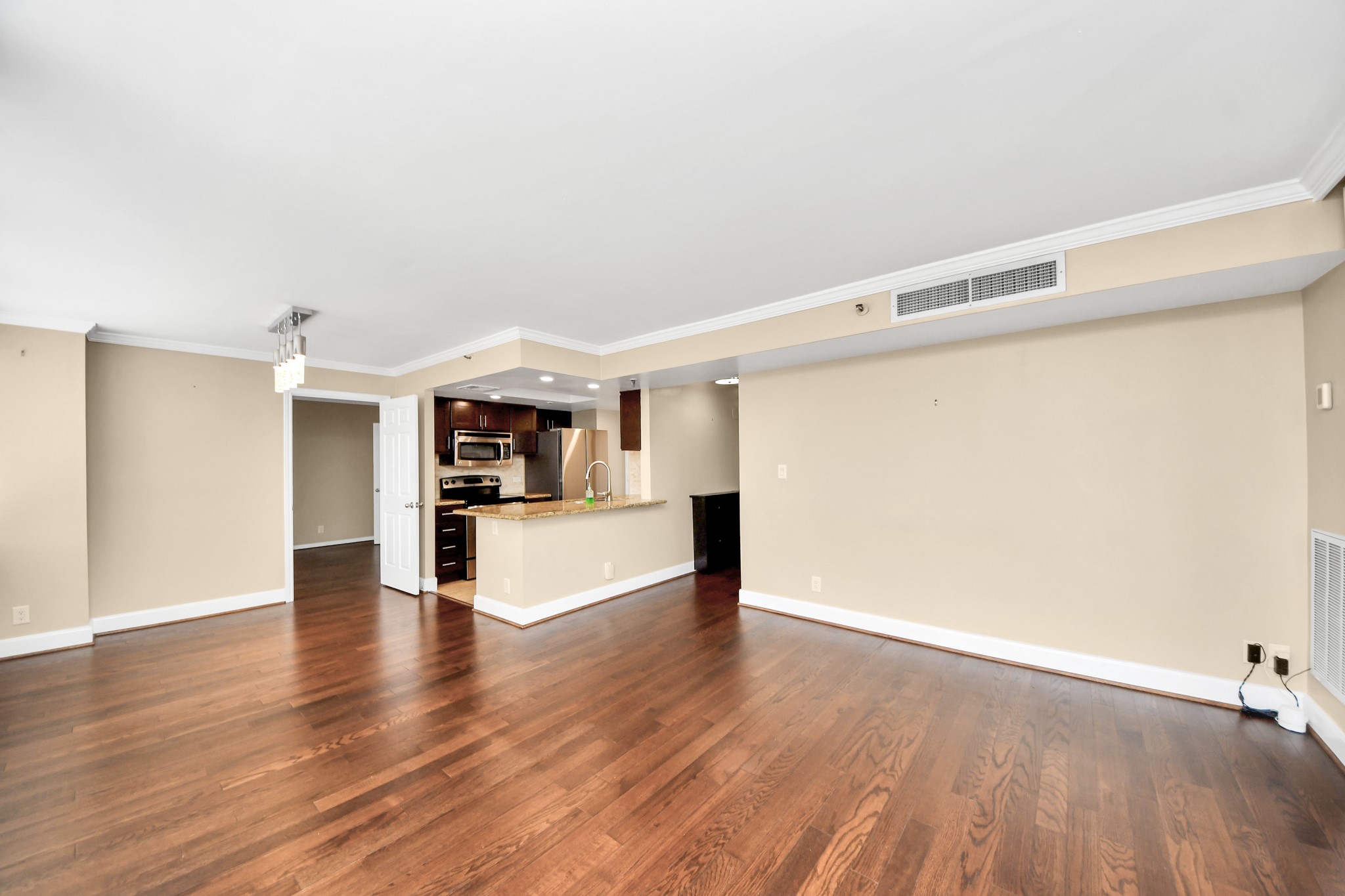 3525 Sage Road, Unit 909 Houston, TX 77056 - Photo 14 of 31 Gallery Image 14