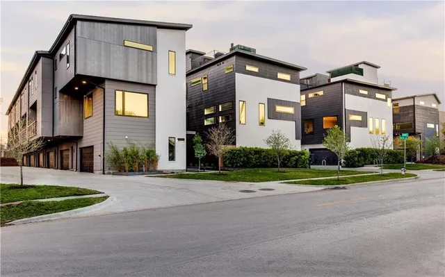 $3,350 | 1715 Bennett Avenue, Unit 102, Dallas, TX 75206