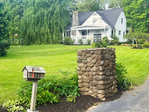 $659,900 | 121 Lewis Road, Trumbull, CT 06611