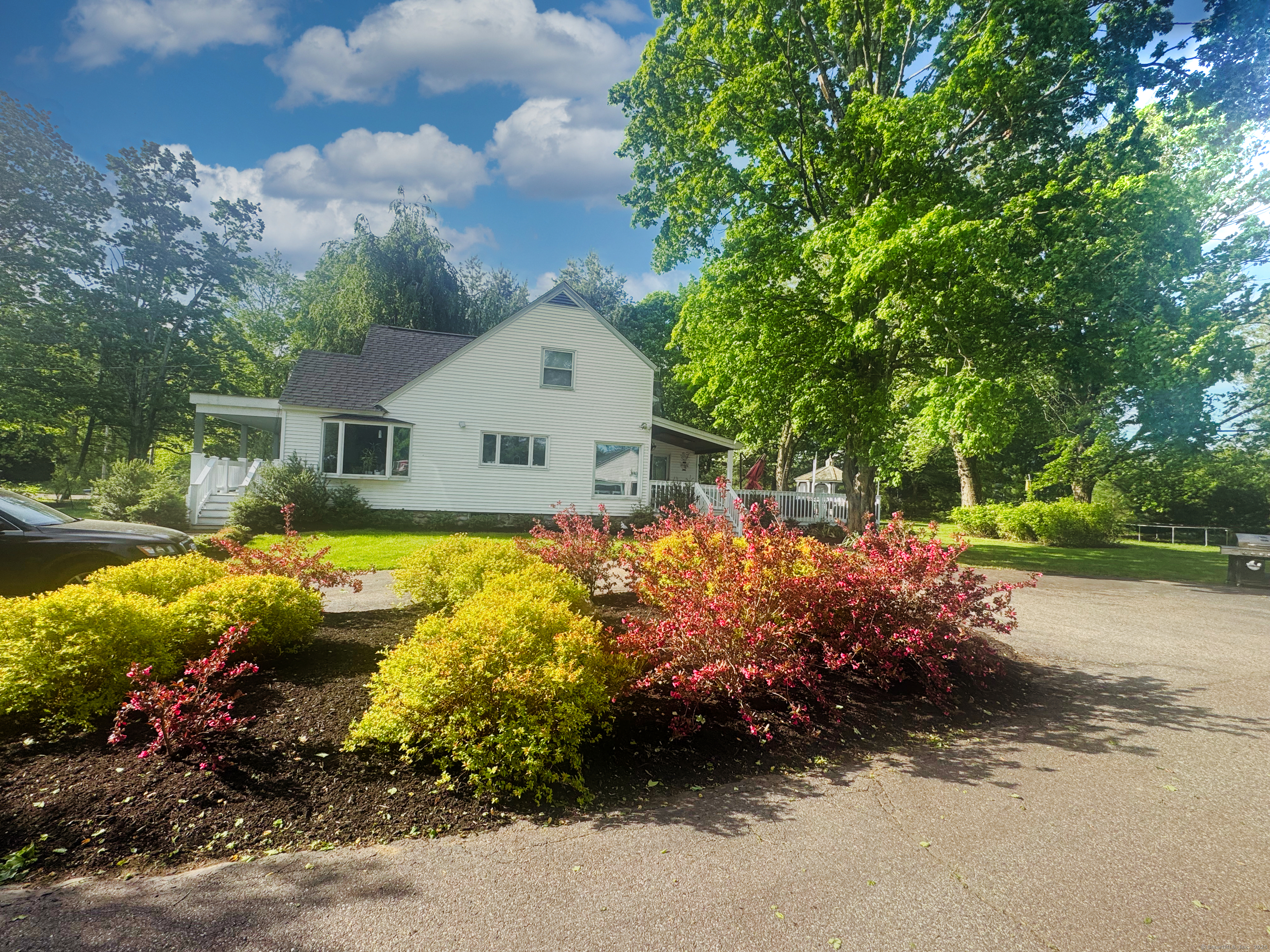 121 Lewis Road Trumbull, CT 06611 - Photo 24 of 29