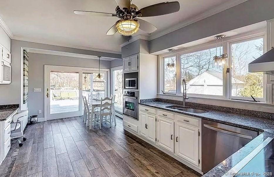 121 Lewis Road Trumbull, CT 06611 - Photo 5 of 29