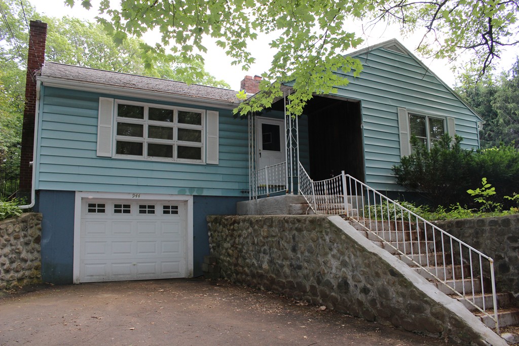 944 New Sherborn Road Athol, MA 01331 - Photo 1 of 10 Gallery Image 1