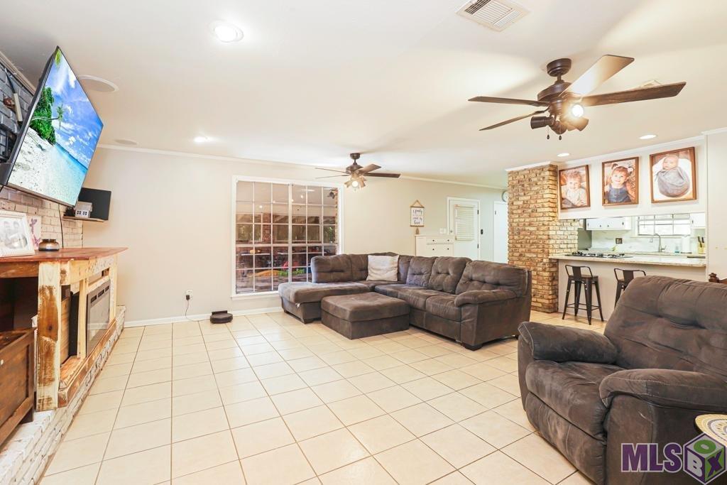 11205 Lazy Lake Drive Baton Rouge, LA 70818 - Photo 6 of 31 Den