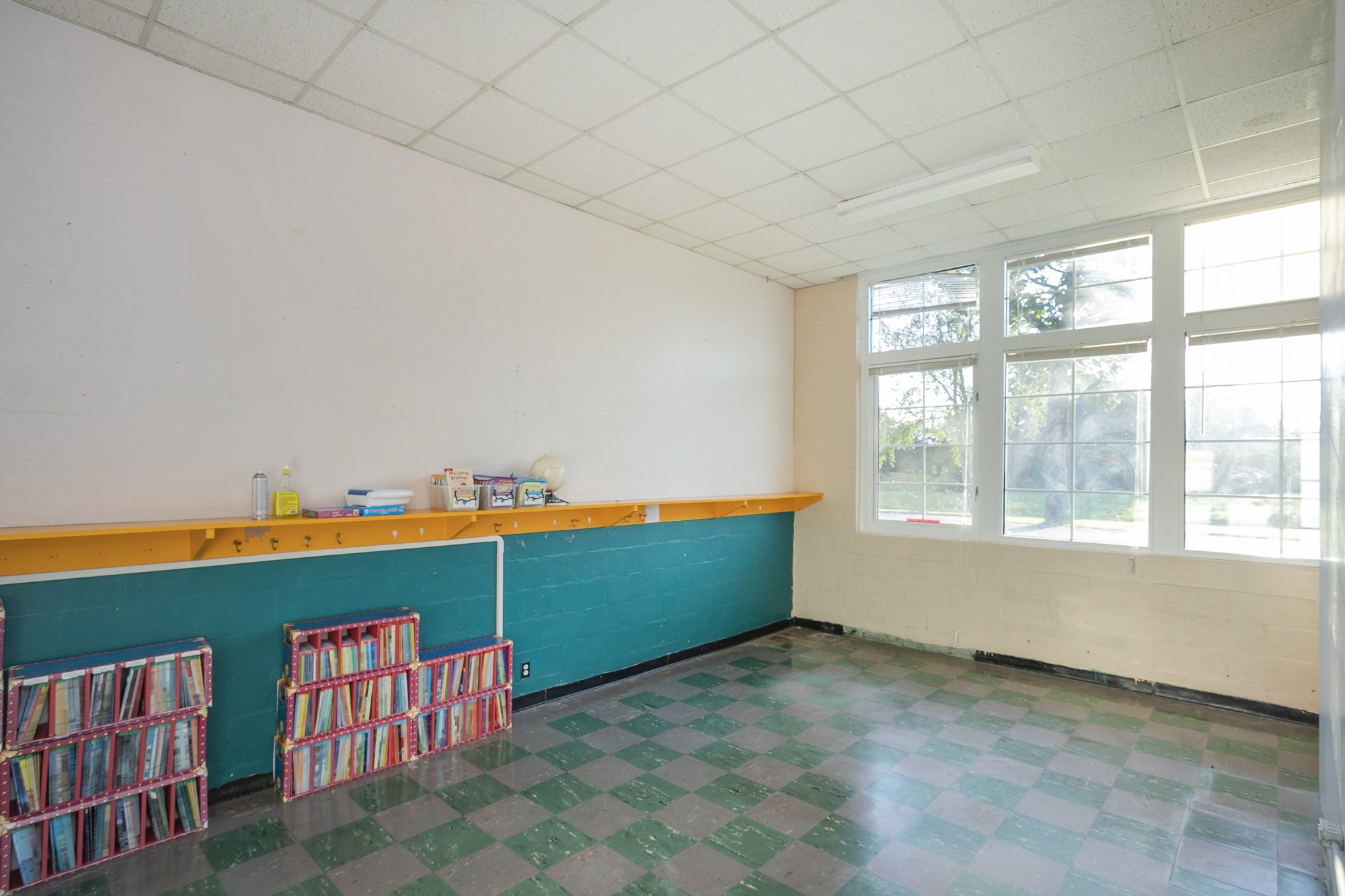 5988 Short Mountain Road Woodbury, TN 37190 - Photo 14 of 53 an empty room with windows