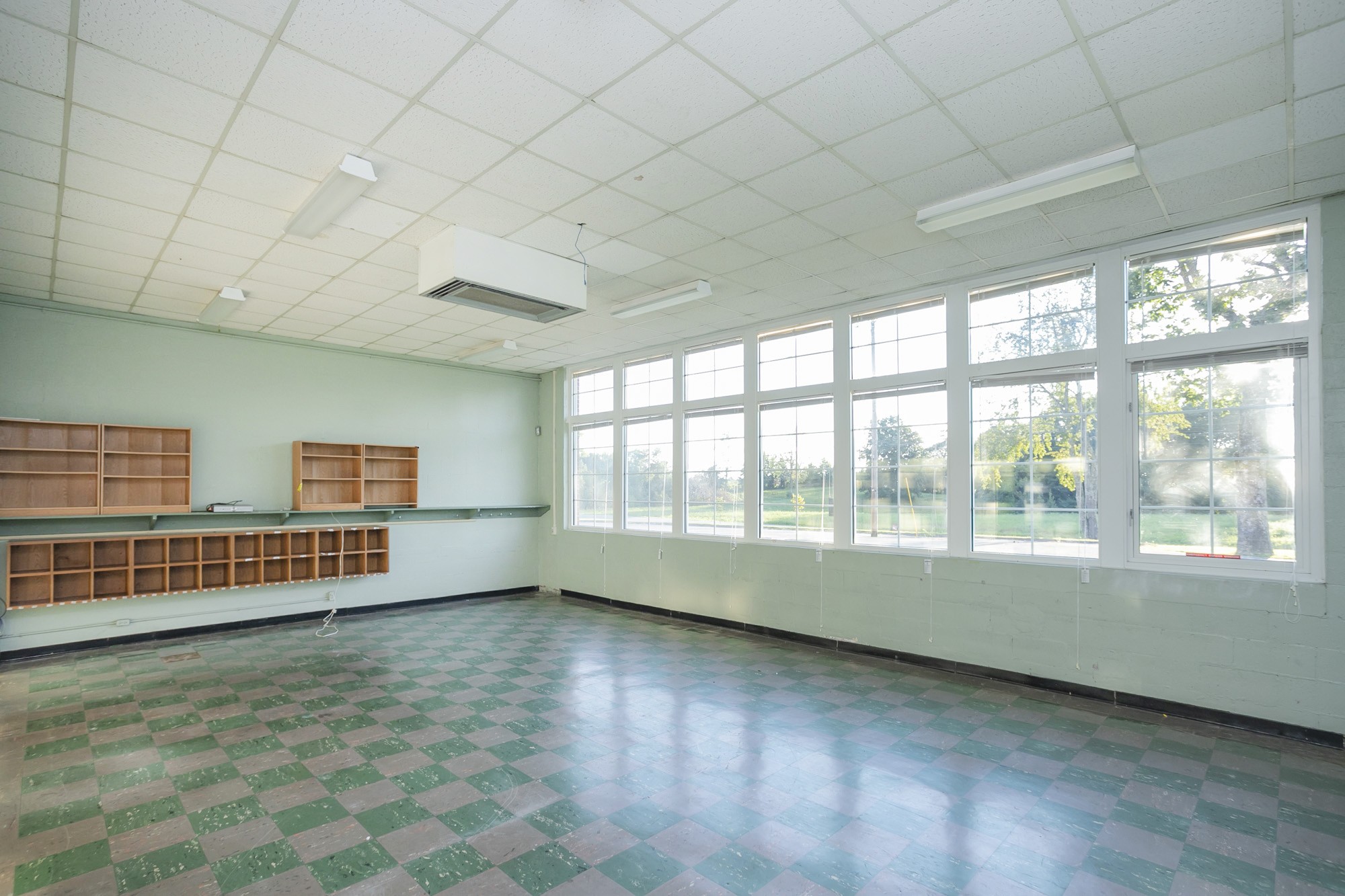 5988 Short Mountain Road Woodbury, TN 37190 - Photo 25 of 53 an empty room with windows