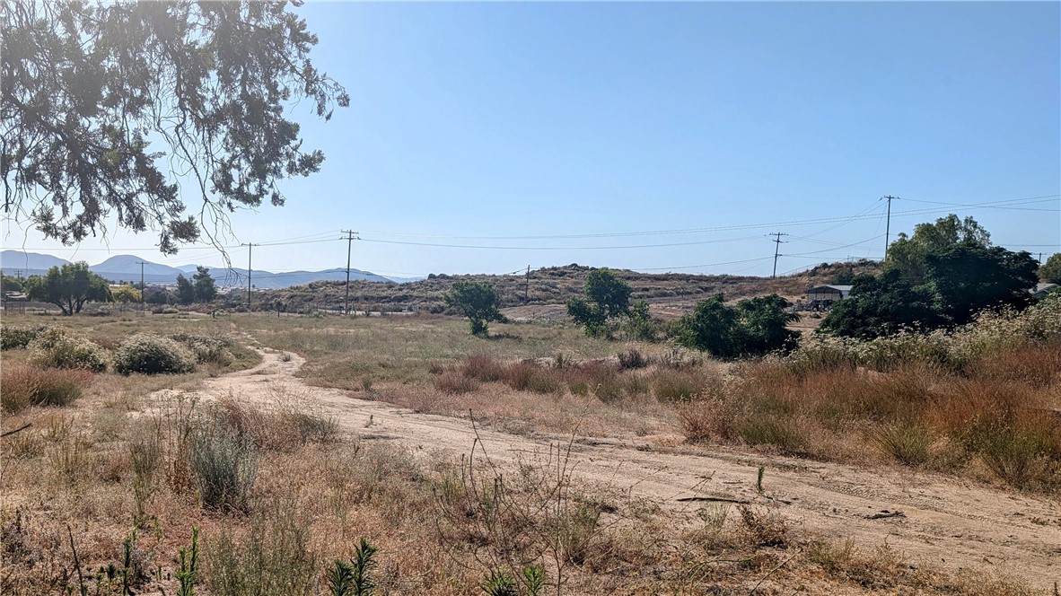40580 Newport Road Hemet, CA 92544 - Photo 8 of 9 Looking toward West