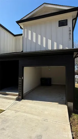 $2,100 | 19815 North Ferry Street, Cornelius, NC 28031