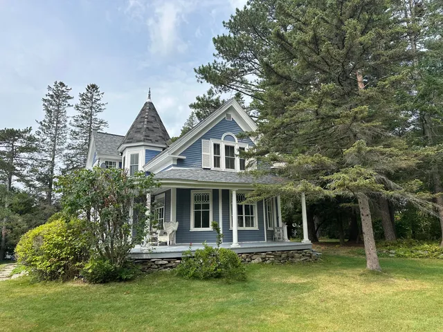 $269,900 | 4 Elm Street, Houlton, ME 04730