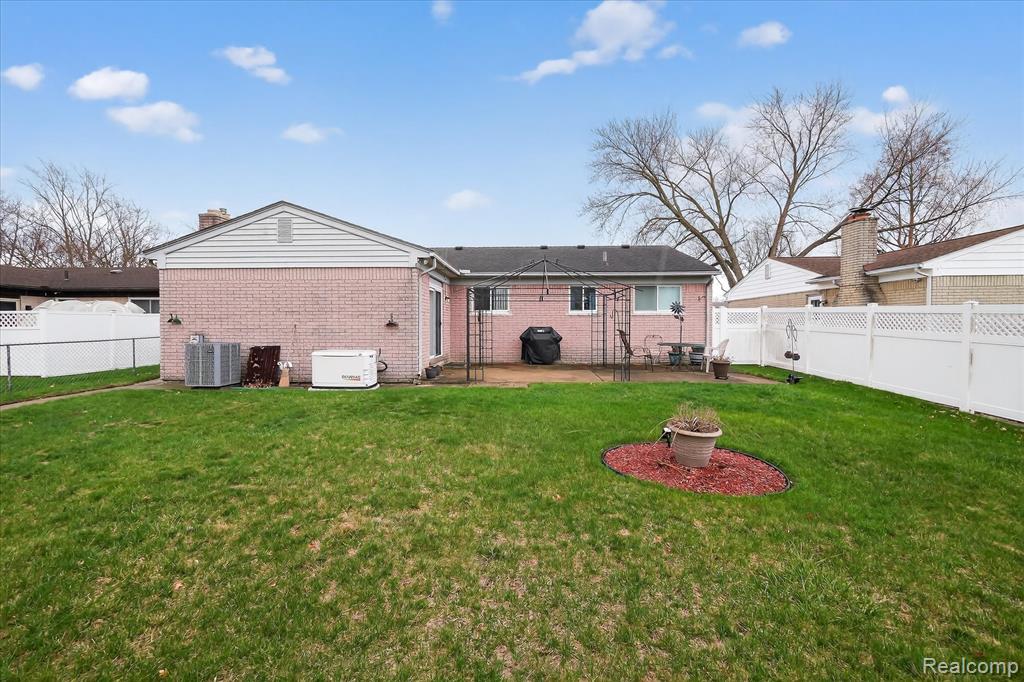 25046 Chestnut Street Taylor, MI 48180 - Photo 36 of 45