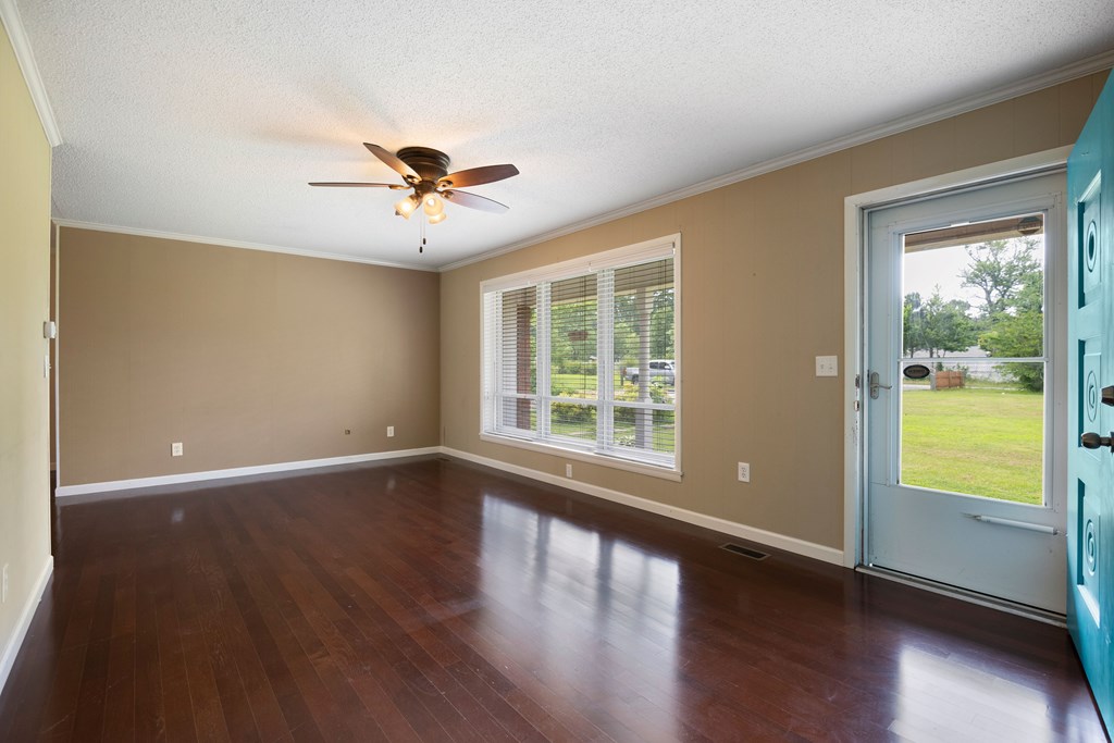 701 West Nance Springs Road Southwest Dalton, GA 30721 - Photo 11 of 29 Gallery Image 11