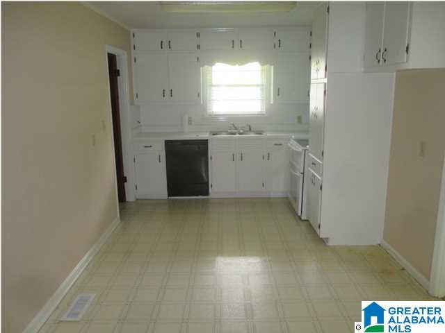 212 Garrison Road Gardendale, AL 35071 - Photo 4 of 23