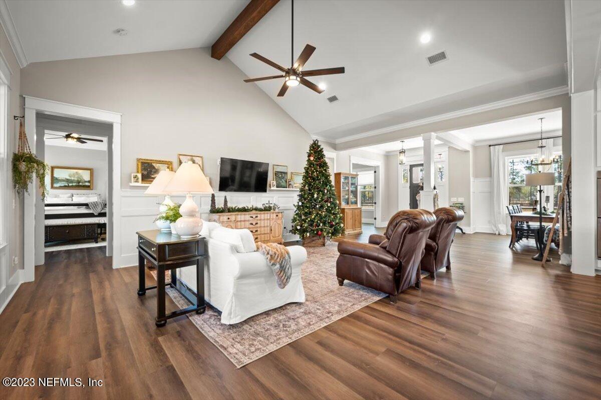 3200 Jane Lane Hilliard, FL 32046 - Photo 10 of 72 a living room with furniture
