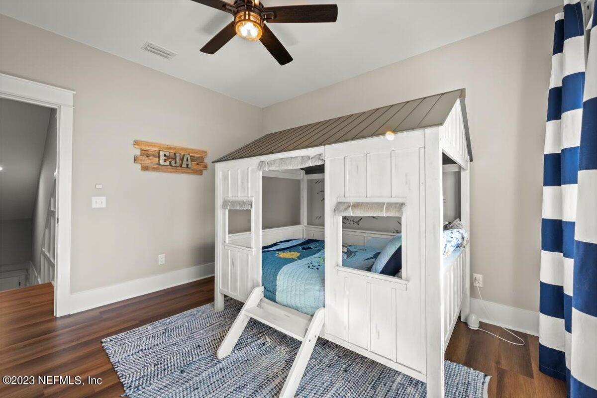 3200 Jane Lane Hilliard, FL 32046 - Photo 32 of 72 a chair and a table in a room