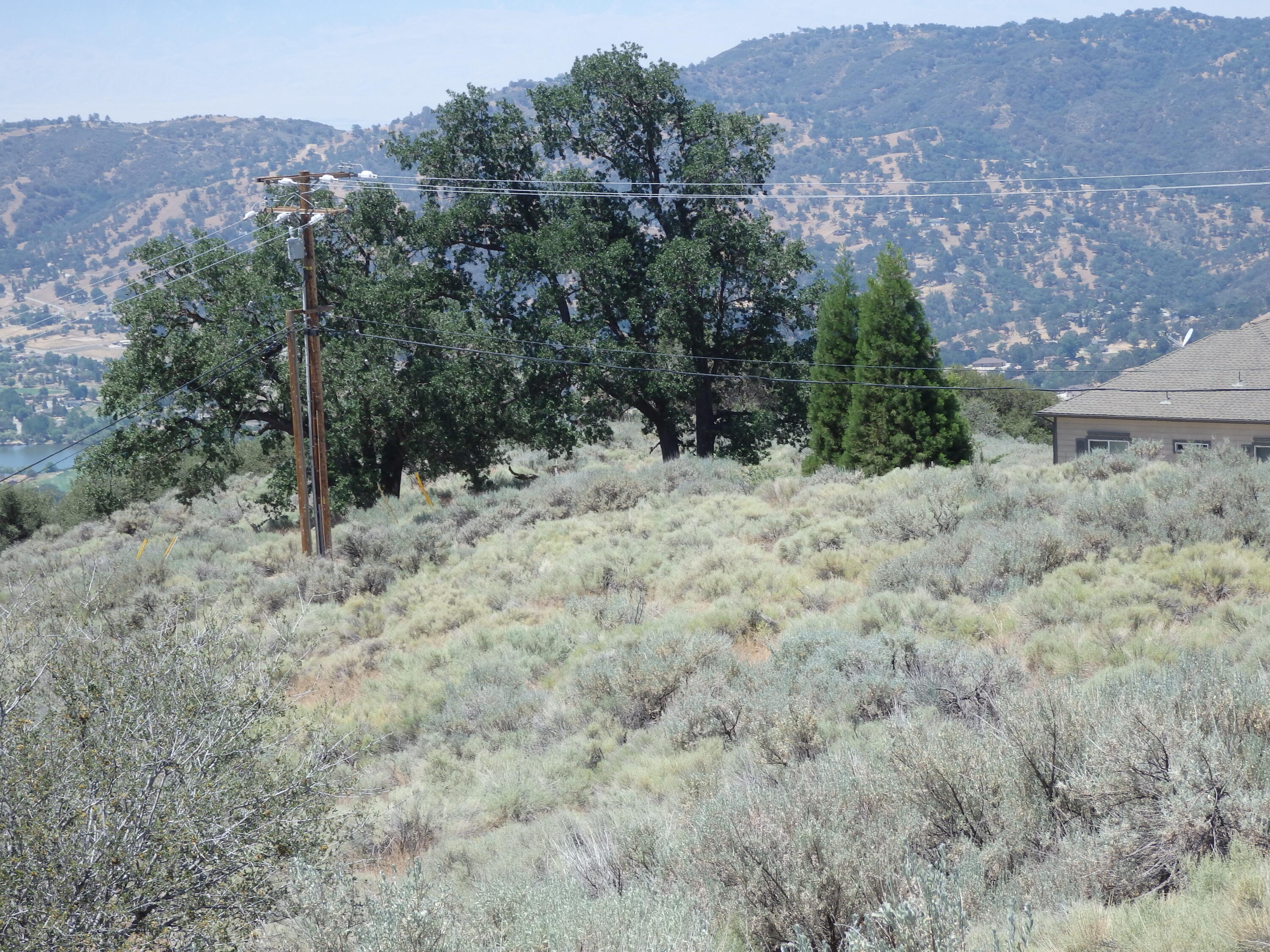 25170 Paramount Drive Tehachapi, CA 93561 - Photo 10 of 20 an aerial view of mountain with trees in the background