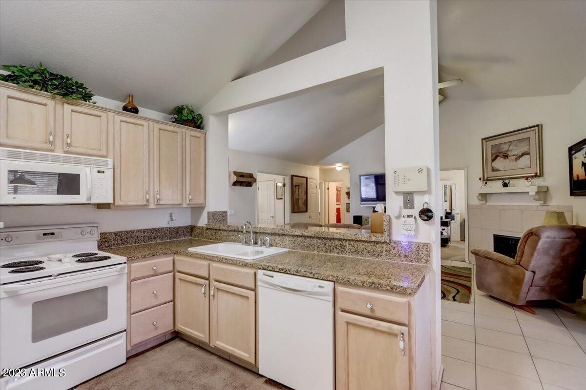 2233 West Mohawk Lane Phoenix, AZ 85027 - Photo 10 of 33 12-W Mohawk Ln-012