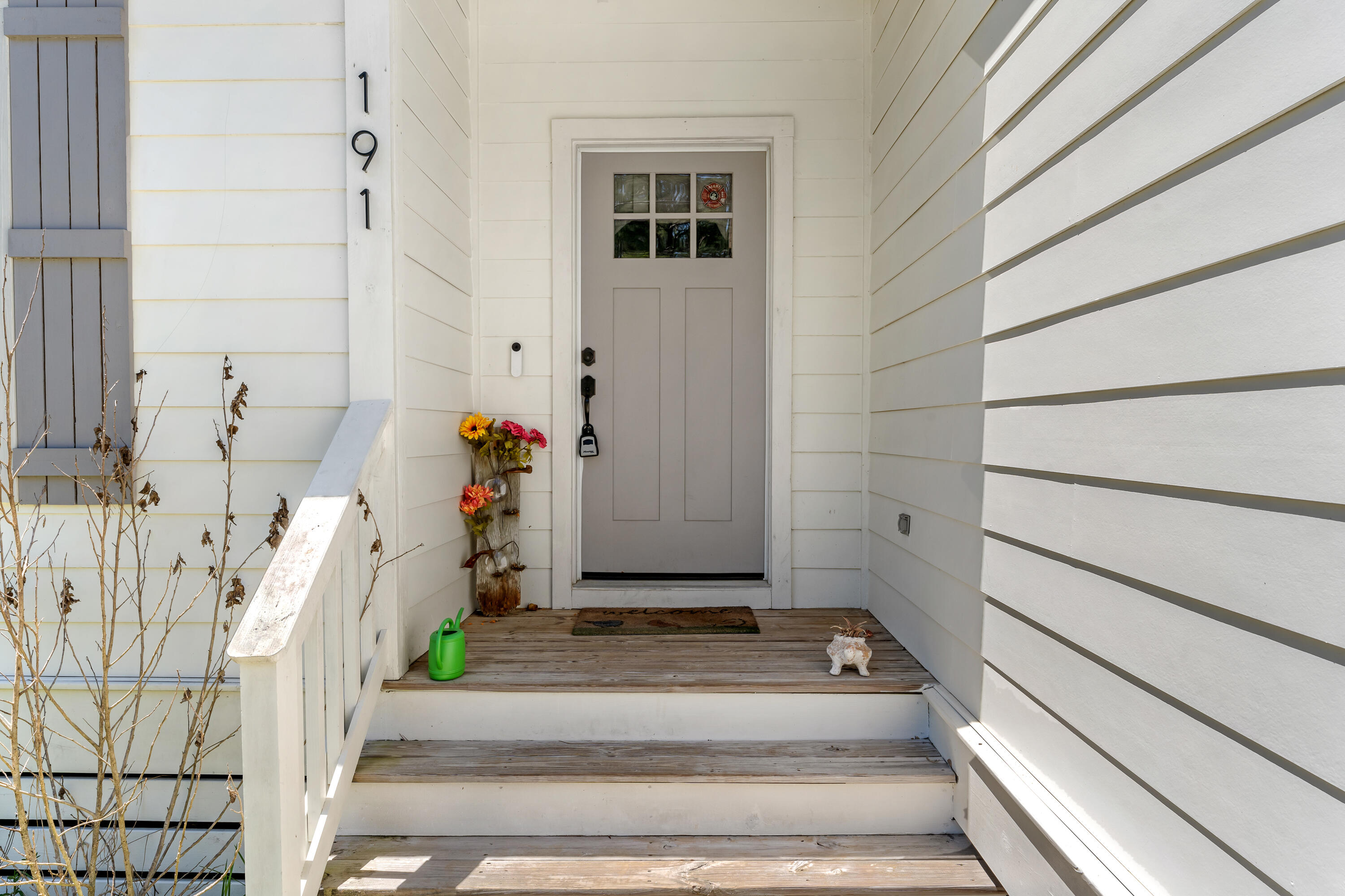 191 Indian Woman Road Santa Rosa Beach, FL 32459 - Photo 5 of 29 a bathroom with a tub